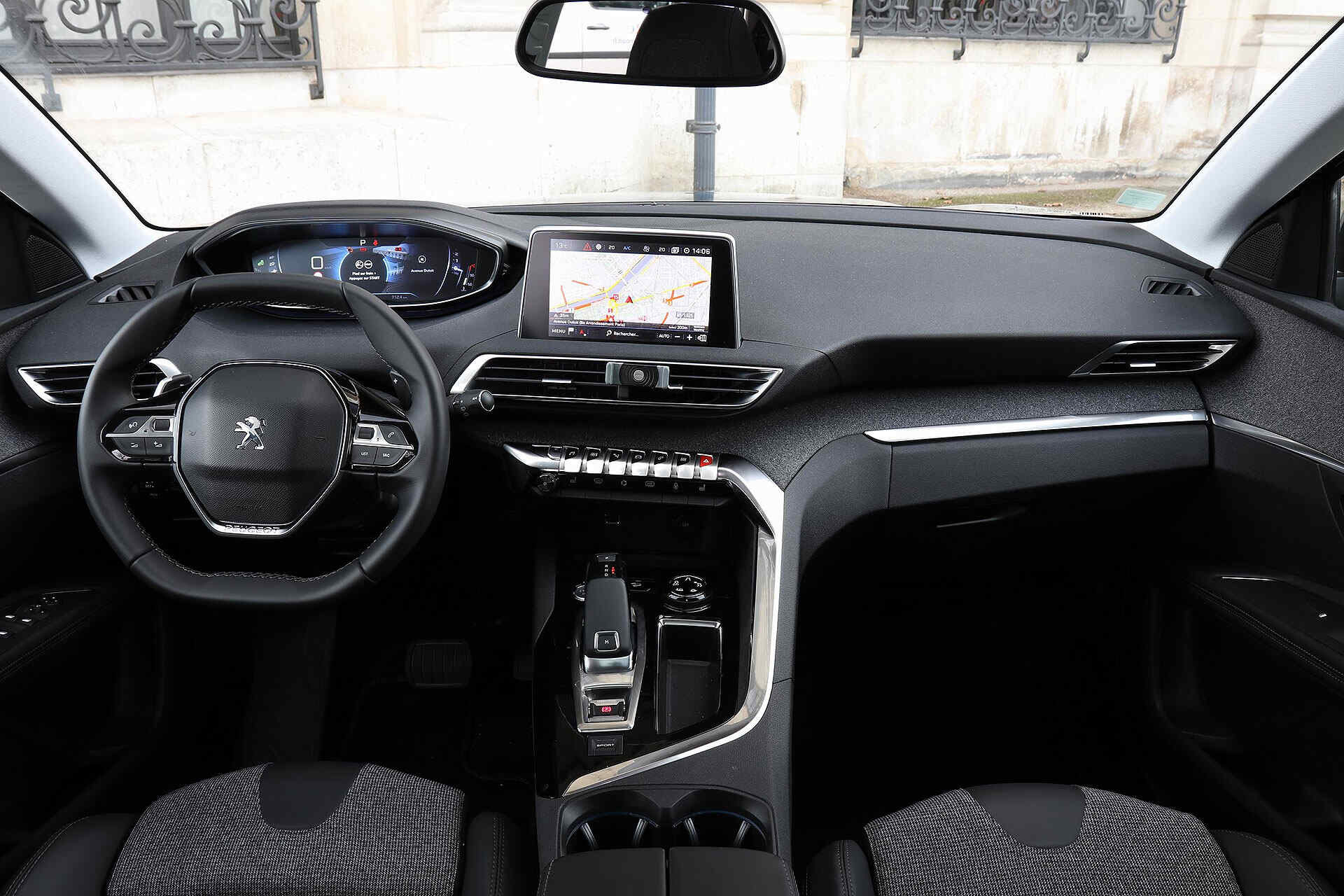 interieur peugeot 5008